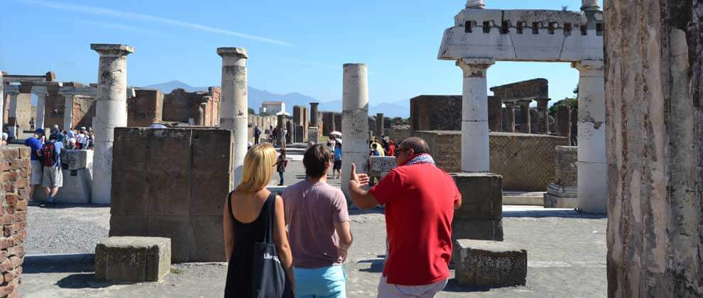 Pompeii ruins guided tour